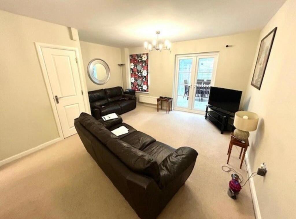 Swindon Central Home with Free Parking, Swindon