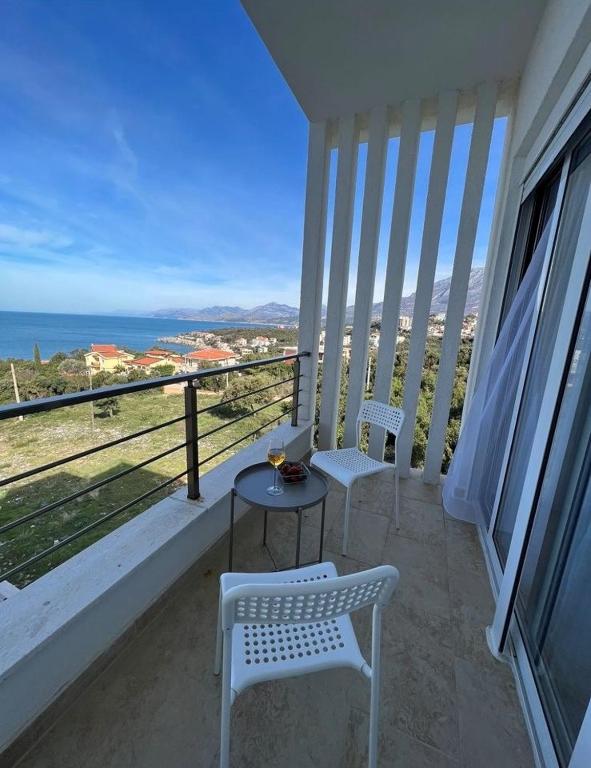 Apartment Complex with Pool in Bar, Montenegro - 3