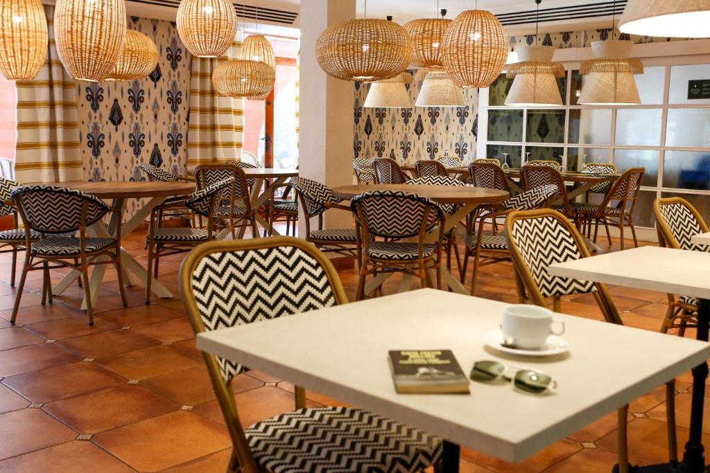 フロント・ロビー