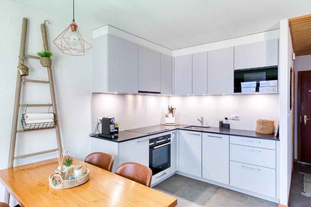 Val Air F75, Peace & Panoramic Views, Champéry