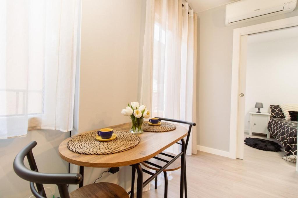 Stay in Zaragoza's historic center - 2