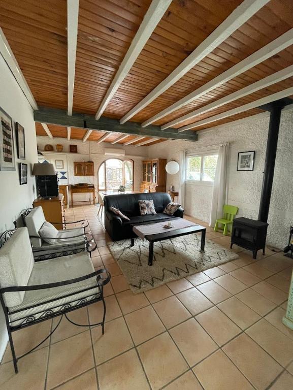 Charming house with garden terrace and barbecue, Saint-Cricq