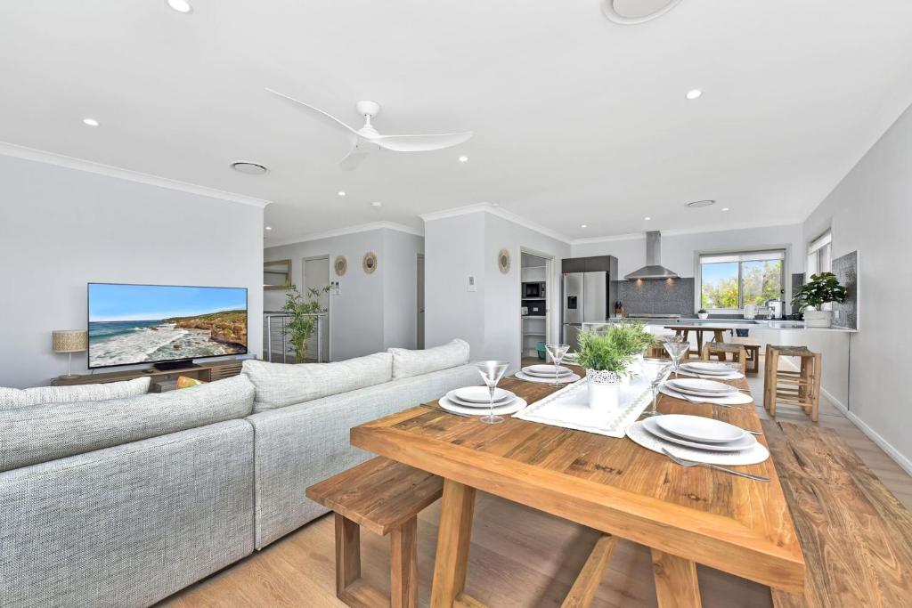 Finns at Caves Beach Resort, Caves Beach