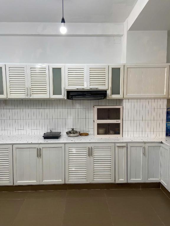 Nhà Trong Ngõ Homestay and Studio