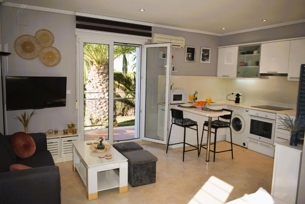 Estudio con Piscina a 80 metros de la Playa Les Deveses - Denia - 3