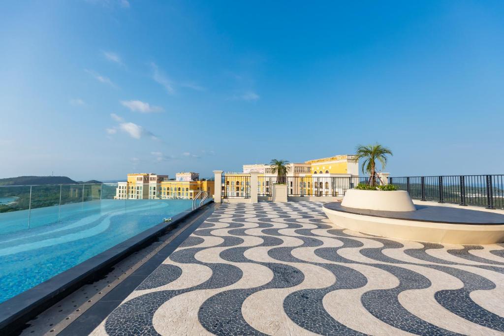 Sunset Home- Seaview Hillside Swimming Pool & Firework