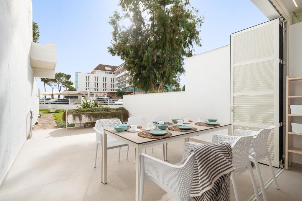 NEW Oiza Garden in Bahia Blanca with Garden and Ocean Views - 1