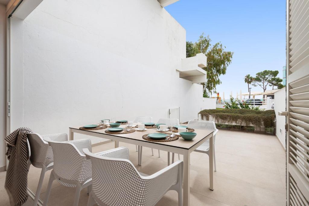 NEW Oiza Garden in Bahia Blanca with Garden and Ocean Views - 3