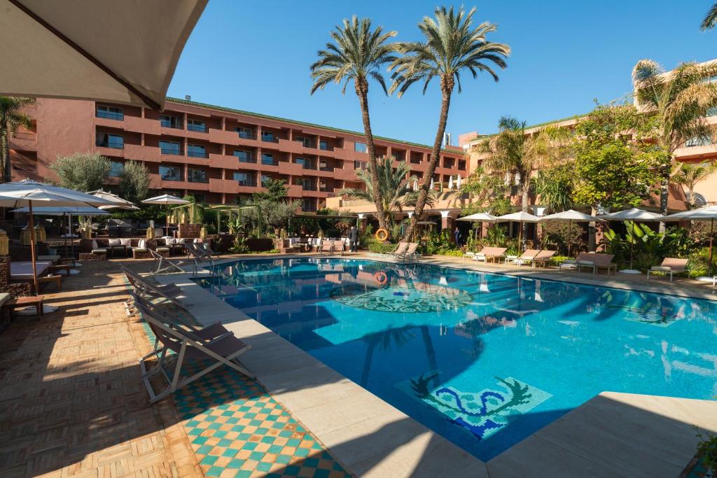 スイミングプール