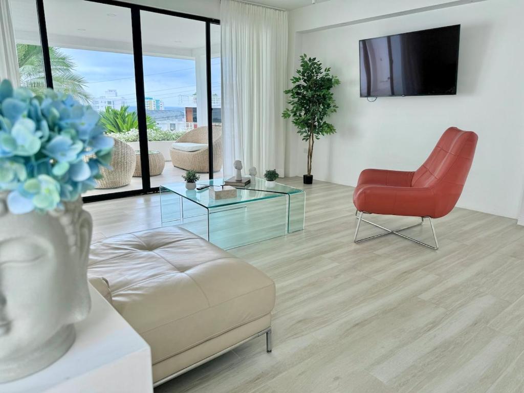 Beautiful, very spacious house, Manta