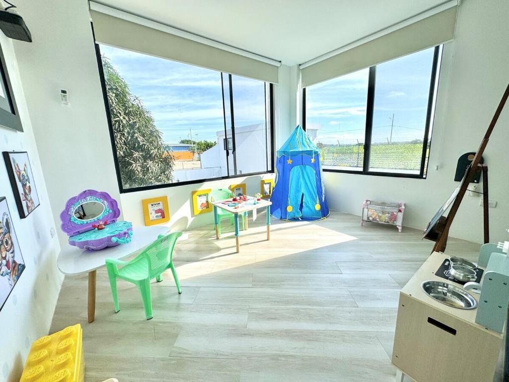 Beautiful, very spacious house - 5