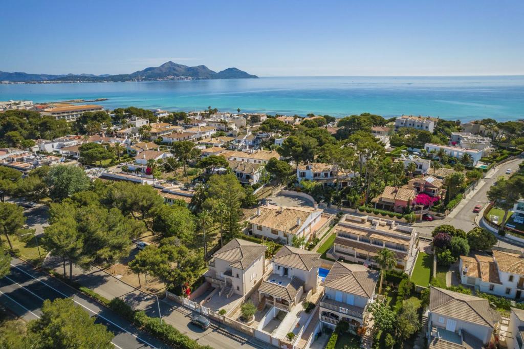 NEW Apartment Sol with Sea Views and Balcony by Bebreeze - 4