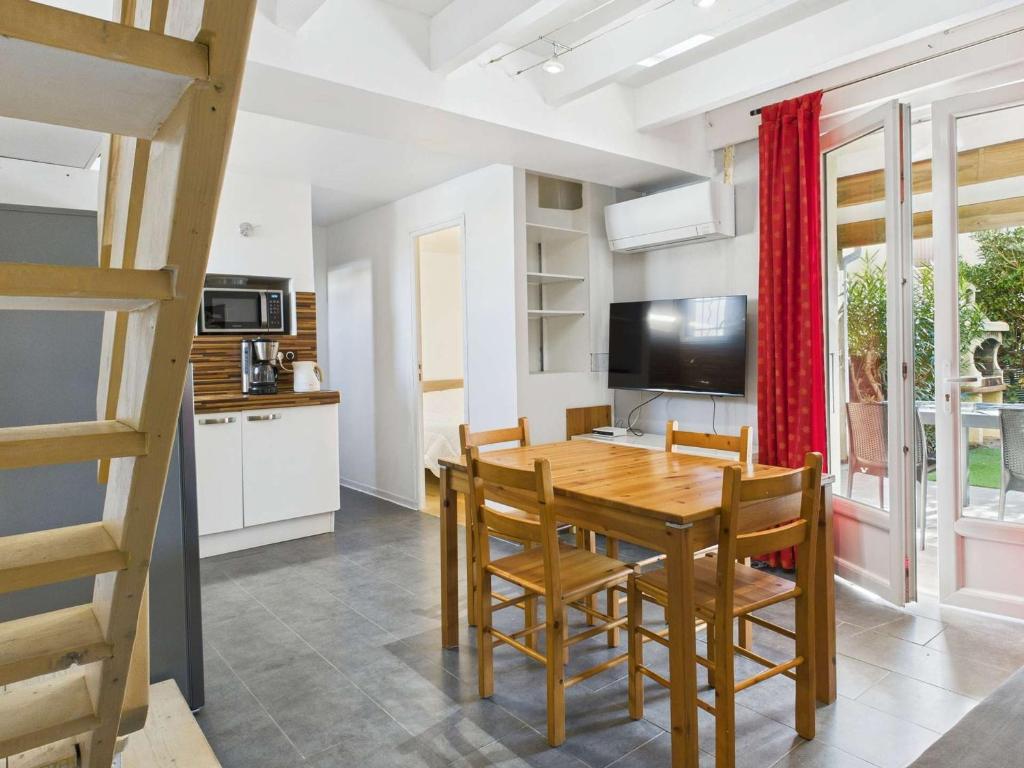 Appartement duplex climatisé avec terrasse, 1 chambre, parking privé, proche plage - FR-1-326-559 - 2