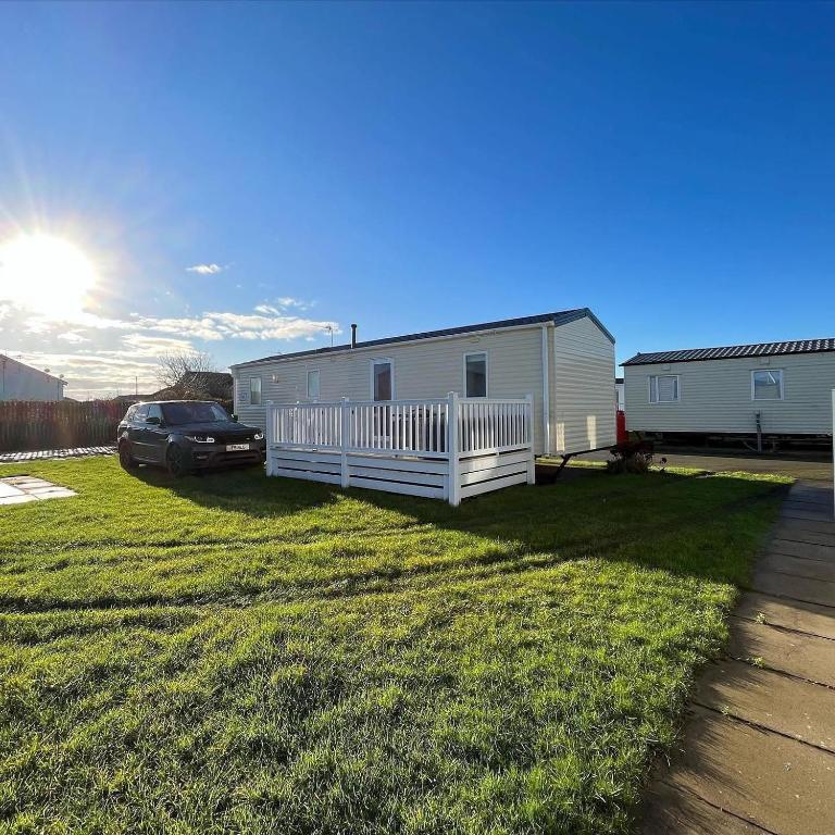 Cosy Family Caravan, Rhyl