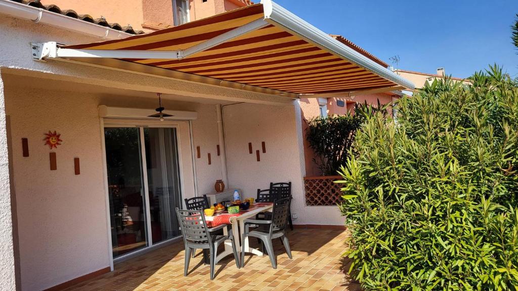Villa de charme plain pied 3 chambres décorée avec goût bel extérieur - 2