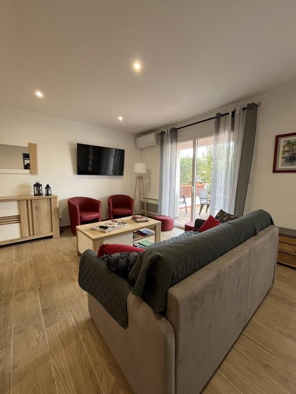 Villa de charme plain pied 3 chambres décorée avec goût bel extérieur - 3