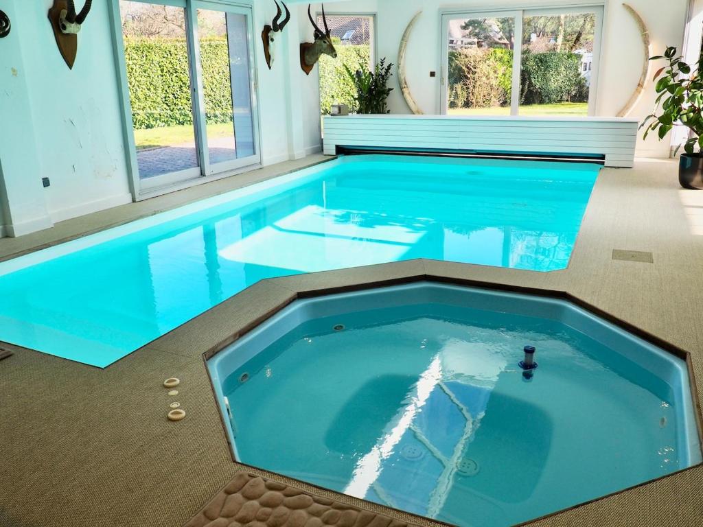 Villa piscine intérieure - 3