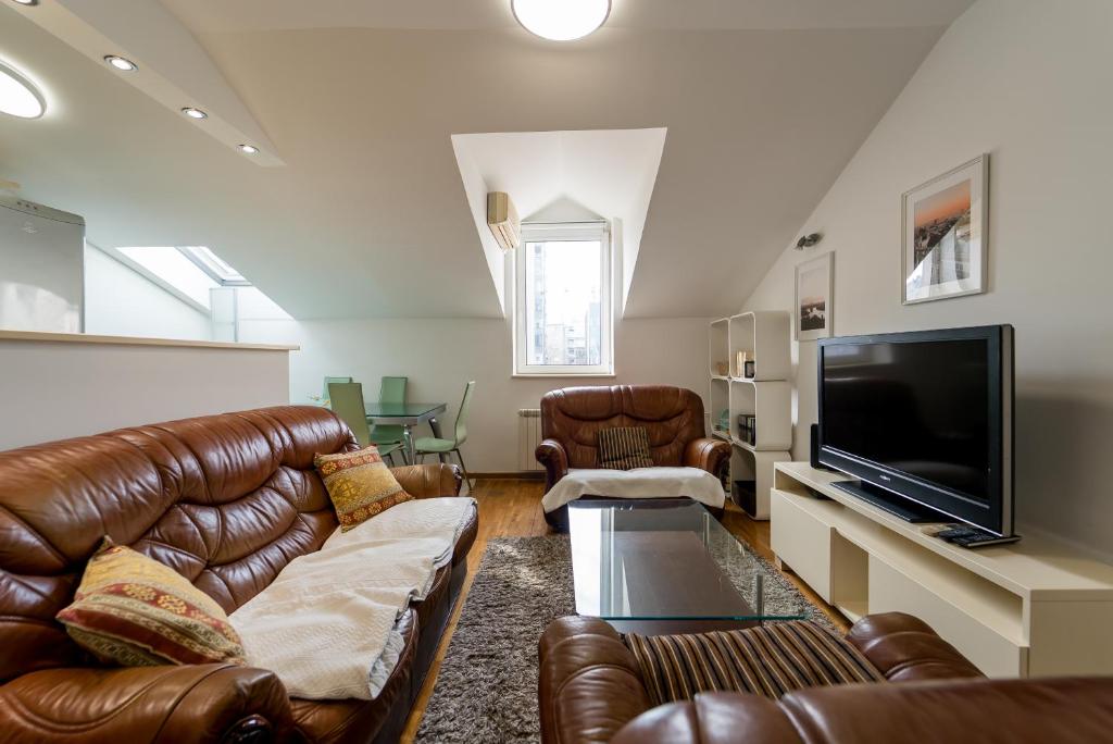Spacious Family Apartment - 2