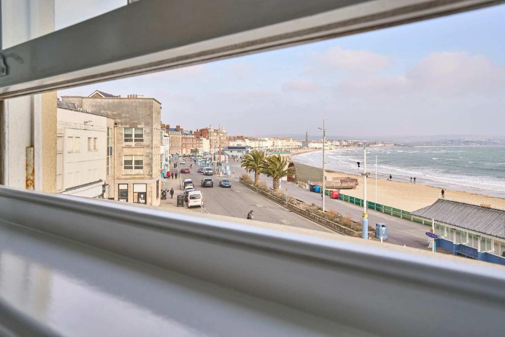 Host & Stay - Beachside Gallery, Weymouth