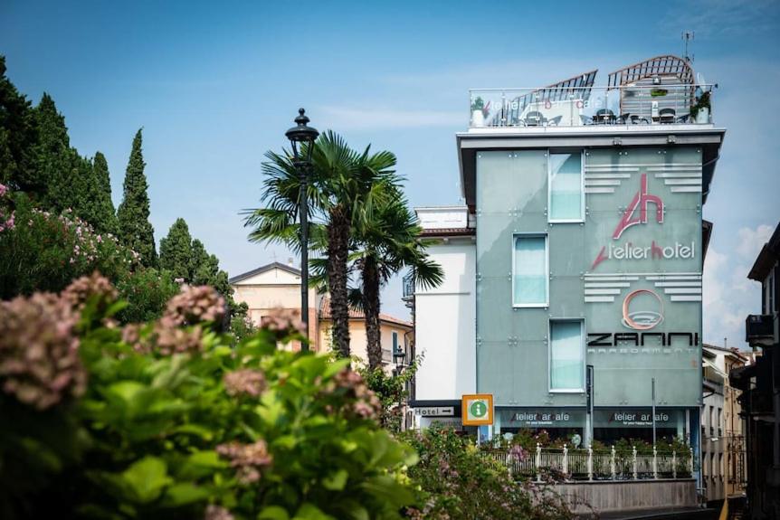 Happy Hotel Atelier Gardone Vittoriale - 1