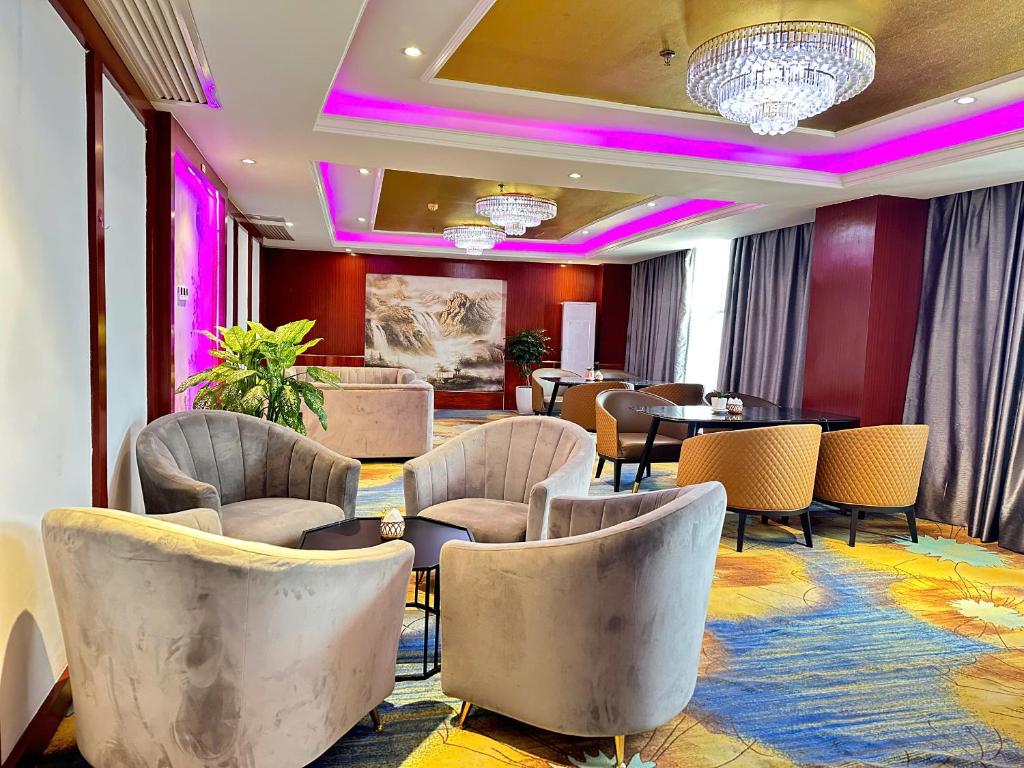 Hồng Vận Grand Hotel Móng cái