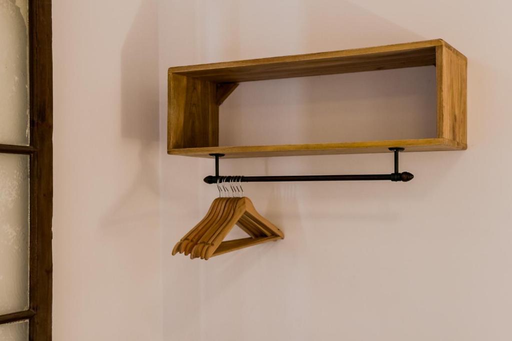 Magalhaes · Trad flat in Poble Sec, near ramblas - 2