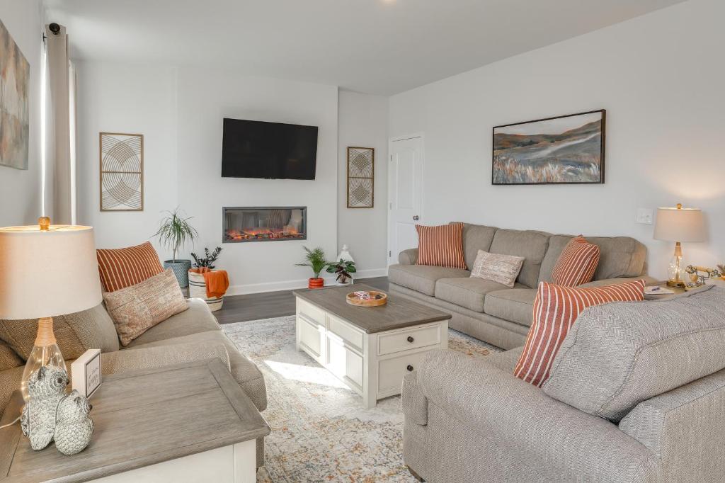 Work, Explore and More Lebanon Family Home!, Lebanon