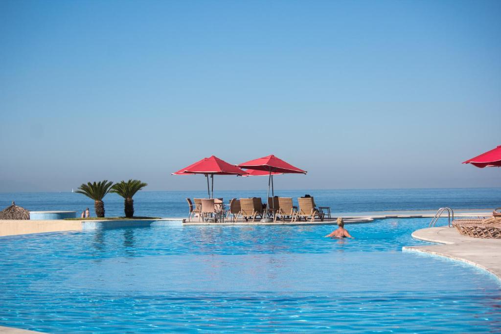 Beachfront Chic Condo - perfect 4Home office! - 3