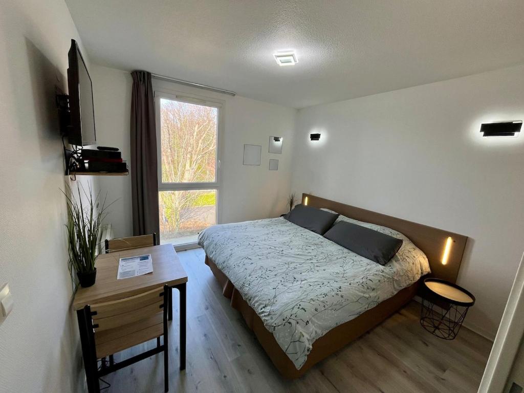 Apartment T1 Urbain Élégant in Idron, Idron