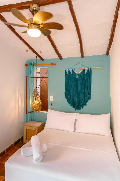 Standard Double Room with Shared Bathroom