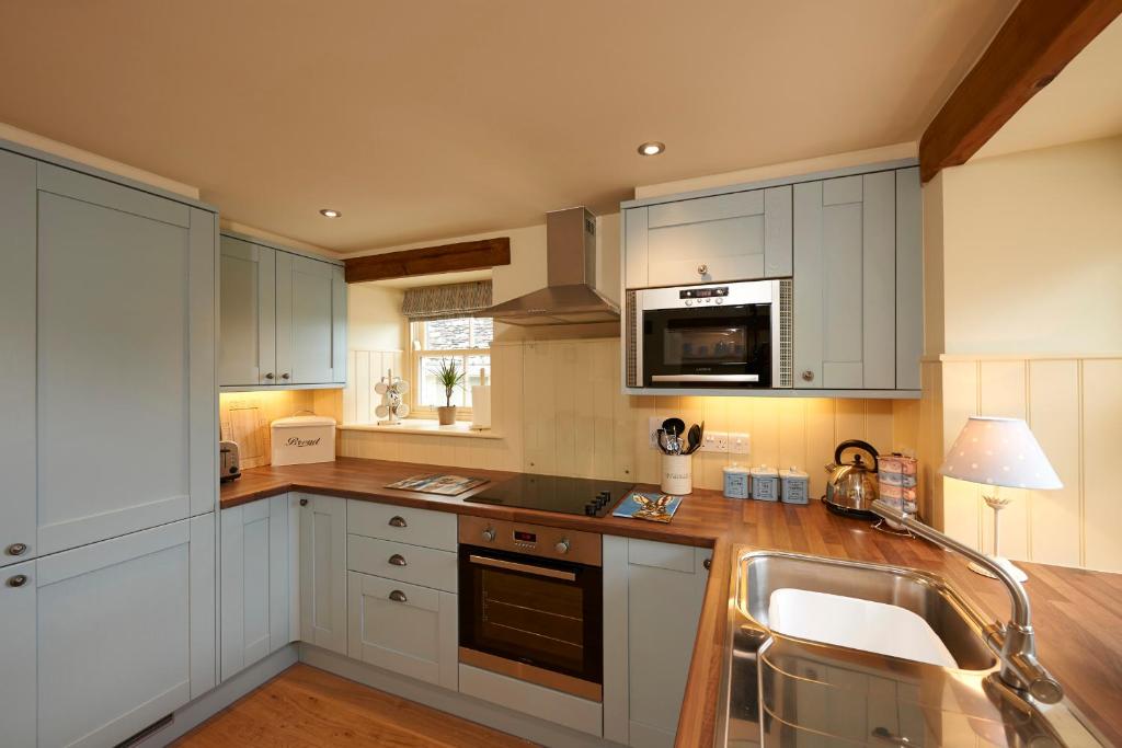 Helm Mount Lodge & Cottages photo 3