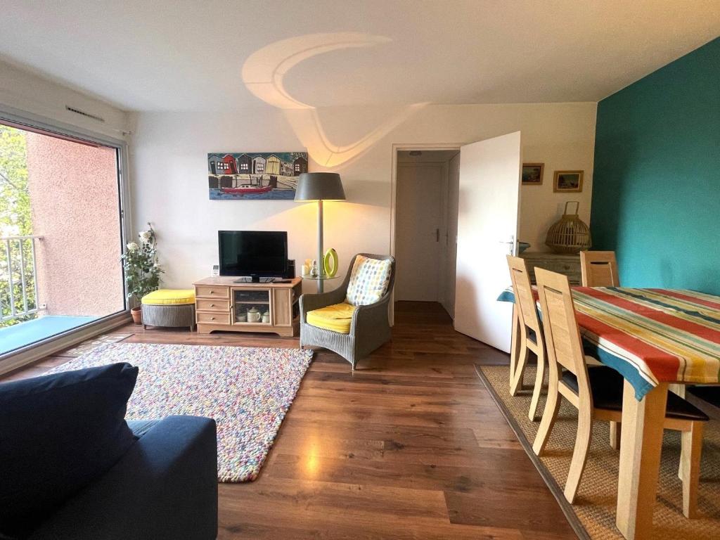Arcachon Centre - T2 Confortable avec Balcon et Parking Privé - FR-1-420-156 - 3
