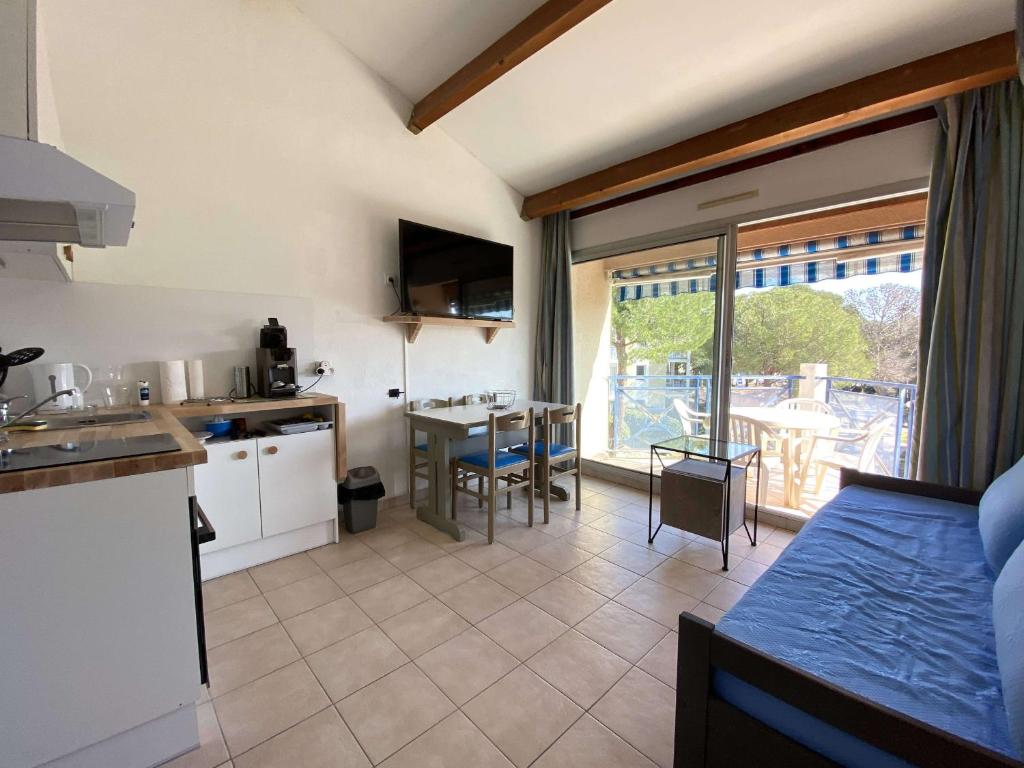 Appartement 2 pièces en duplex avec terrasse et piscine à Balaruc-les-Bains - FR-1-553-301 - 2