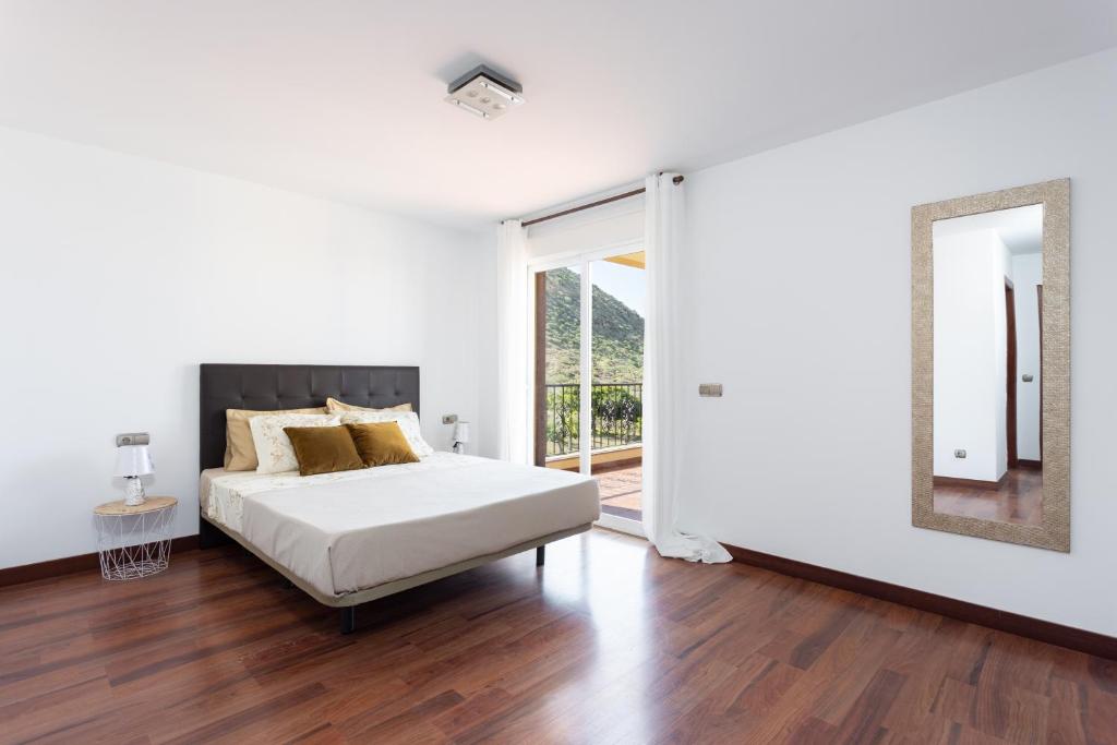 Exclusive villa with private pool 1 kilometer from Los Cristianos Beach - 4