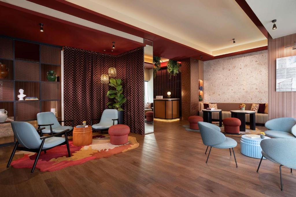Spring House Hotel Rome Vatican, Tapestry Collection Hilton 9
