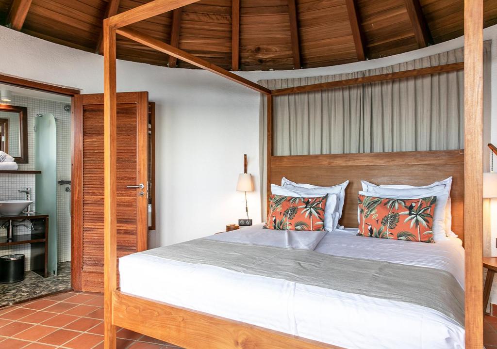 Bungalow with Garden View