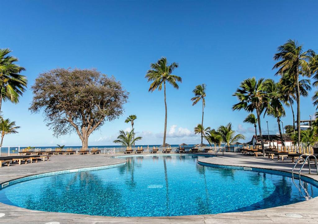 Swimming pool, Langley Resort Fort Royal in Bas Vent