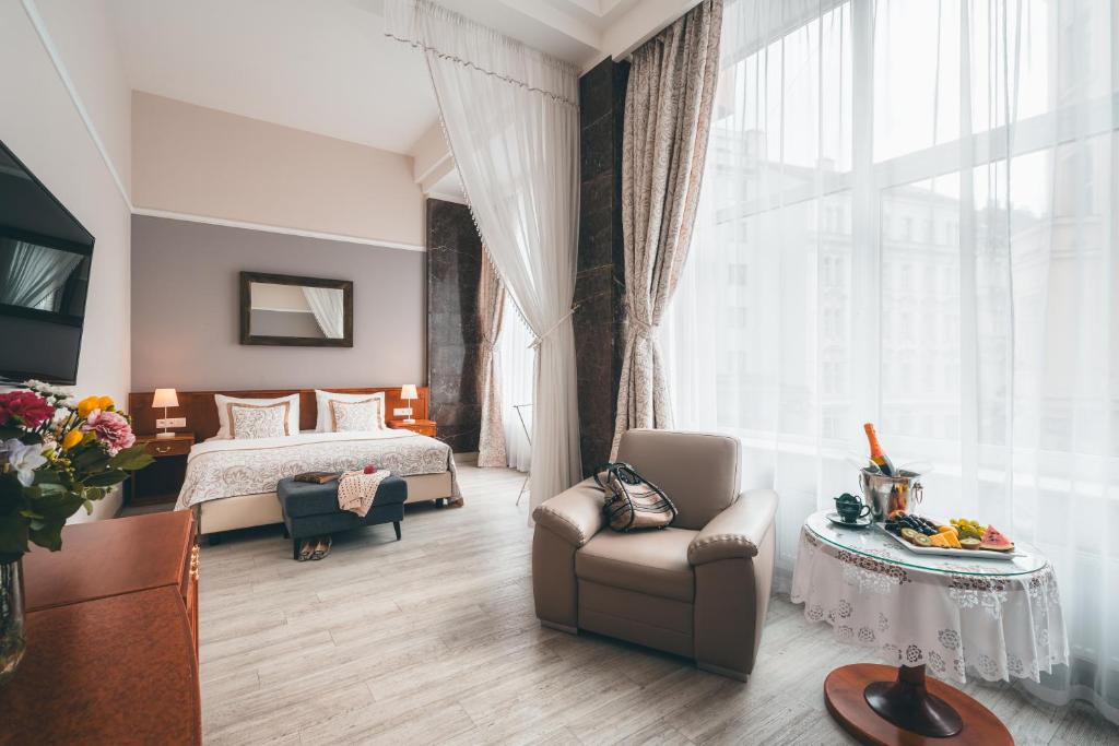 ベルヴェデーレ ホテル (Belvedere Hotel)