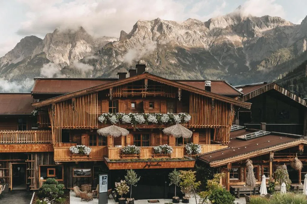 Jufenalm BOHO Hotel & Restaurant, hotel in Maria Alm am Steinernen Meer