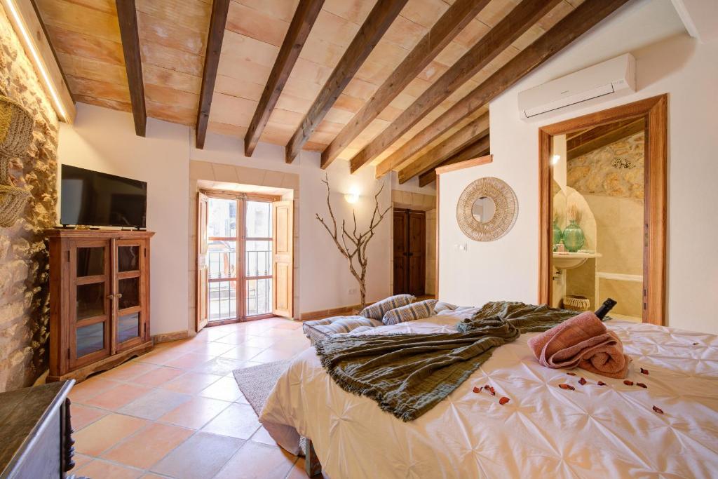 Hotelet Can Oms Picasso by Rentallorca, Petra