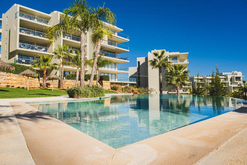 Oasis Mar Pool View, Portimão