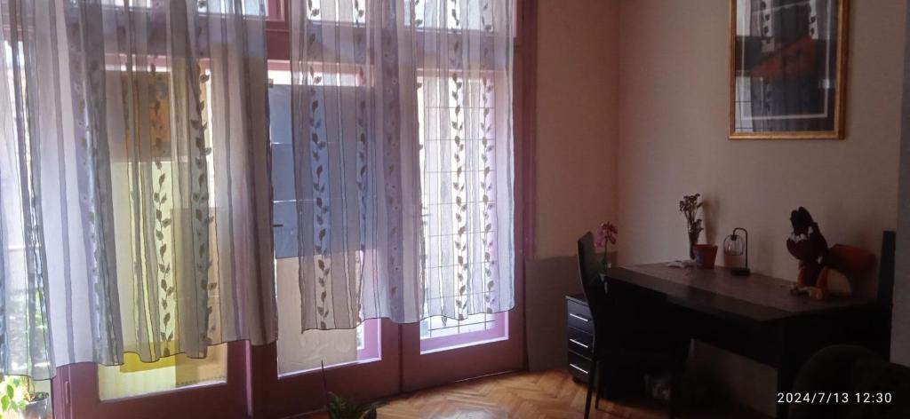 Charming Sarajevo Apartment with City Views - 2