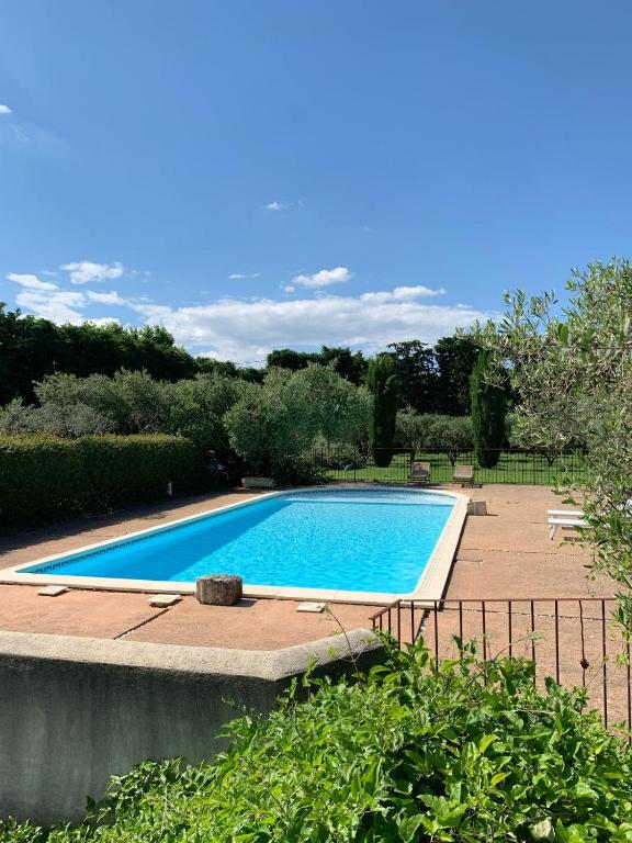 F5 house with private pool in Châteaurenard, Chateaurenard