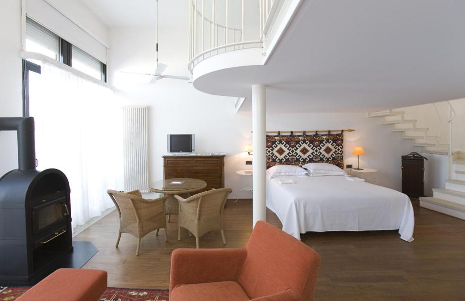 Hotel Emilia - 2