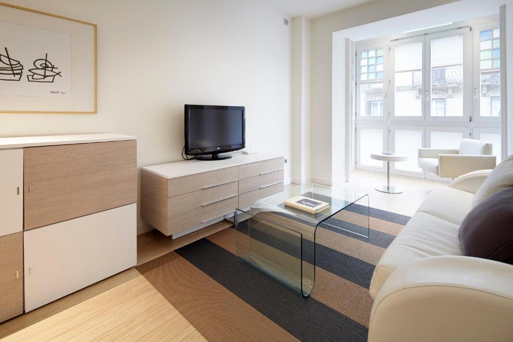 Easo Suite 2C by FeelFreeRentals - 2