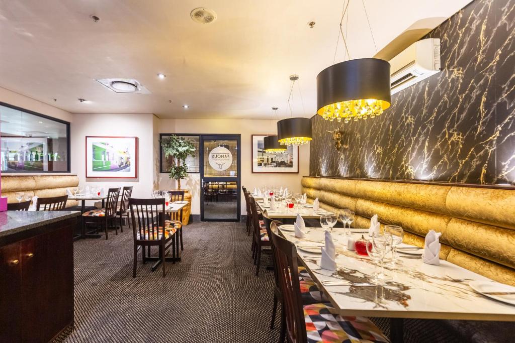Hotel Dining