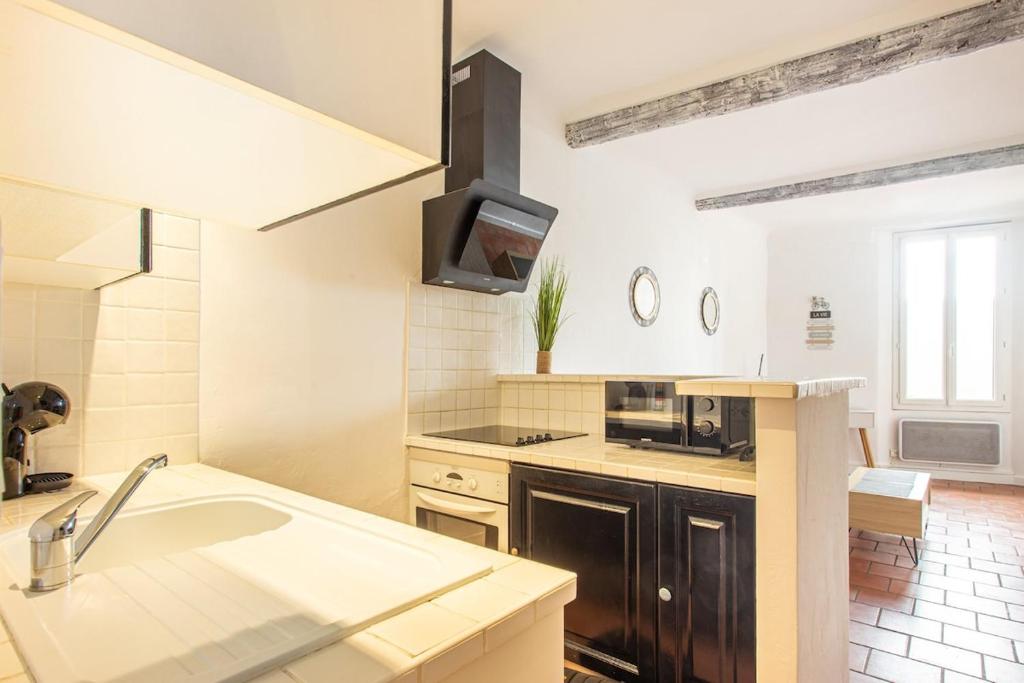 Charm of Vieil Antibes, quiet 2-4pers - 2