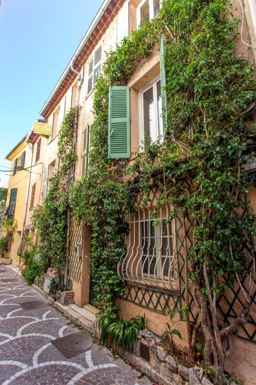 Charm of Vieil Antibes, quiet 2-4pers - 4