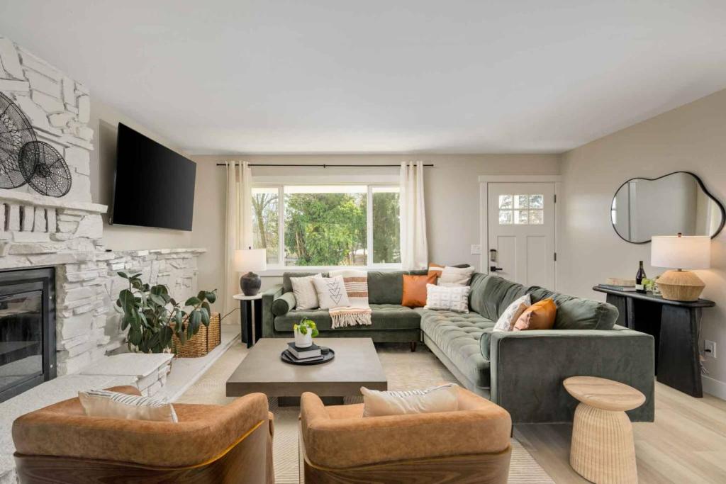 The Holistic Hideaway, Tigard