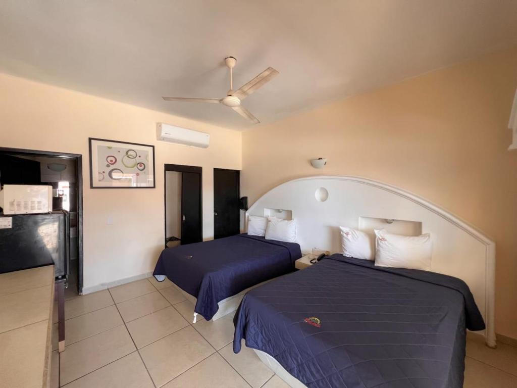 Hotel Oasis - 4